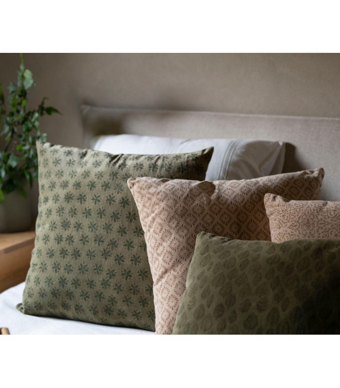 COJIN TERCIOPELO STARS 50*50CM AX73060